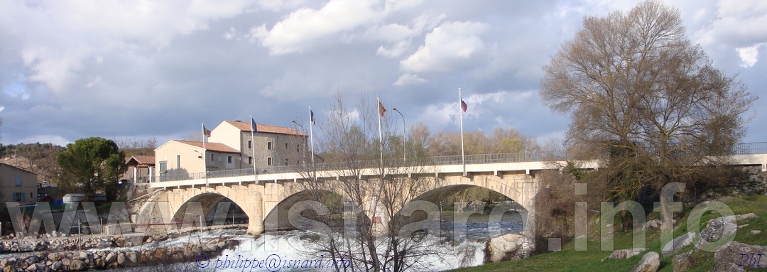 Vinon-sur-Verdon (83) vu du pont 31 mars 2010, photo © PhI