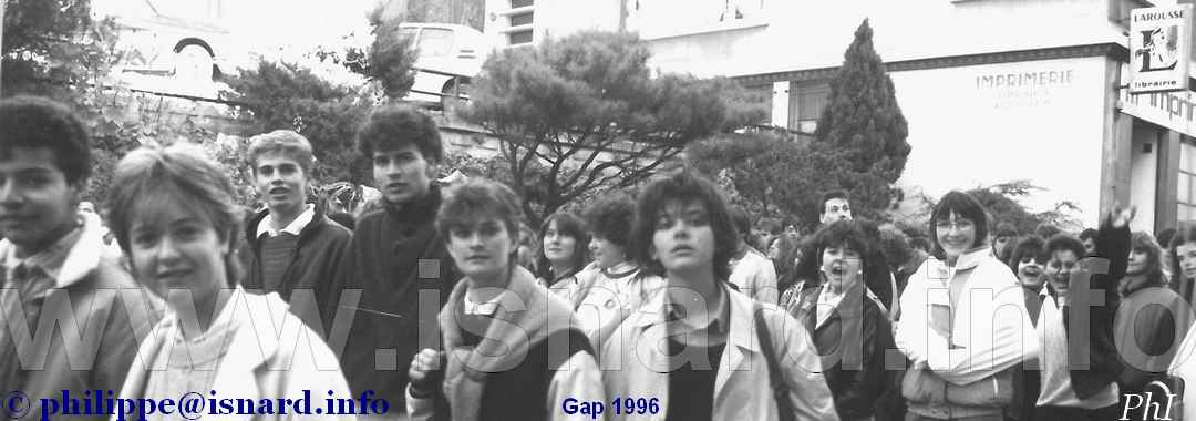 Manif lycéenne 1986 Gap (05) rue Carnot © PhI