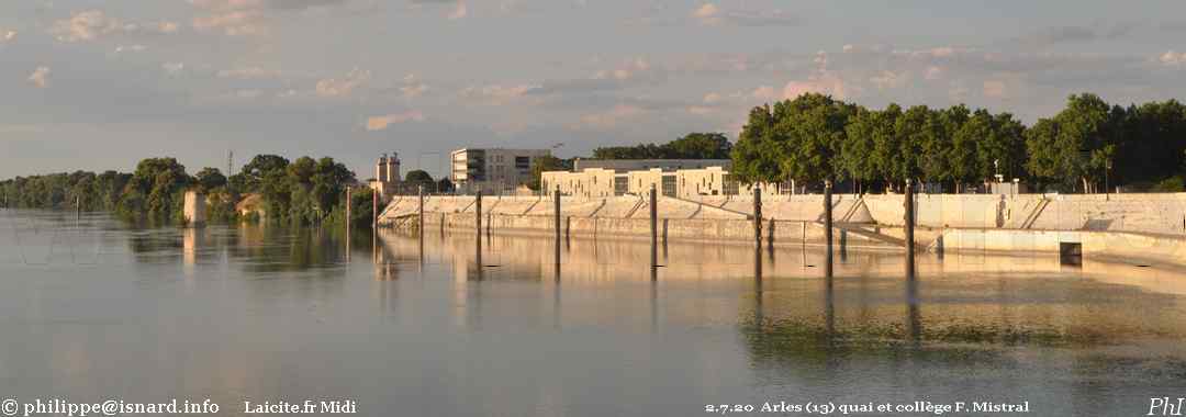 Arles (13) quai & collège F. Mistral 2.7.20 à 20 h 20 © PhI