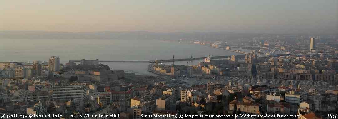 Marseille (13) les ports ouvrant vers la Méditerranée et l'universel 6.2.11 © PhI