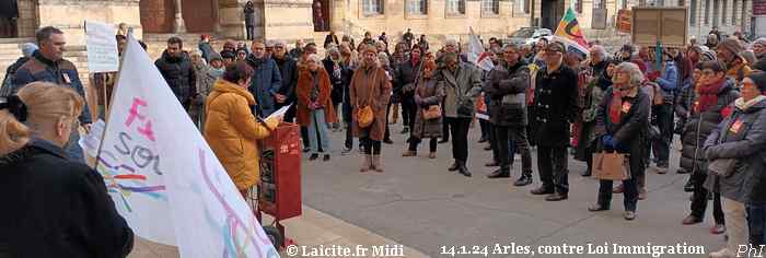 Arles 14.1.24 Rassemblement contre la loi immigration © PhI